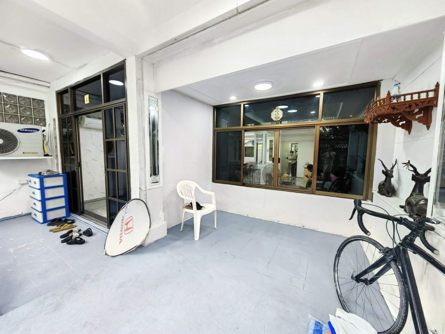 For Rent Townhouse 3 Bed3Bath in SoiAree Sukhumvit26 near BTS Phrompong