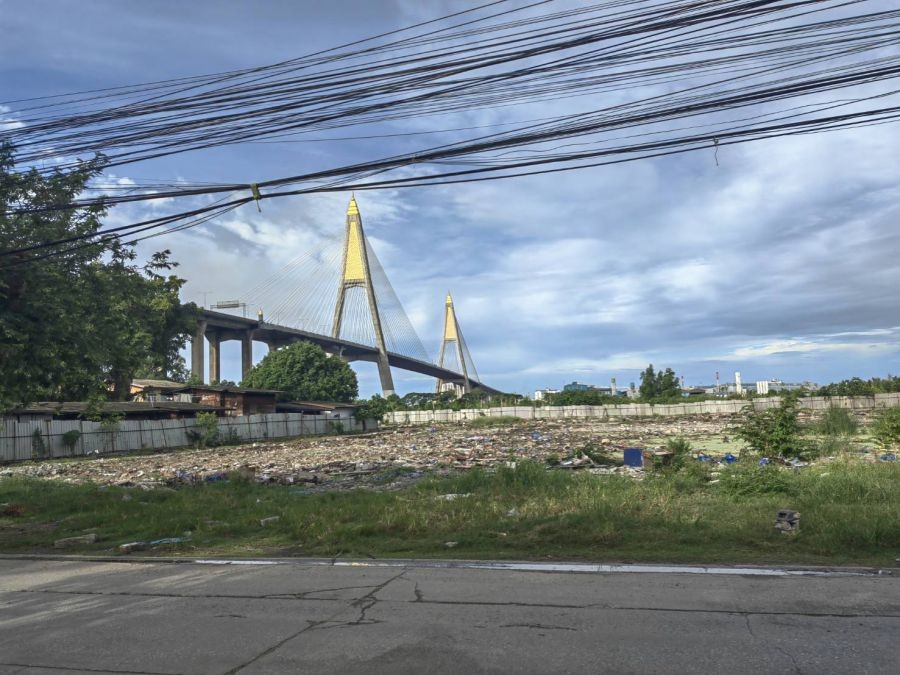 ขายที่ดิน 11-1-97 ไร่ ติดซอยเทศบาลสำโรงใต้21 (ซอยวัดบางหญ้าแพรก)  ใกล้สะพานกาญจนาภิเษก และถนนวงแหวนอุตสาหกรรม