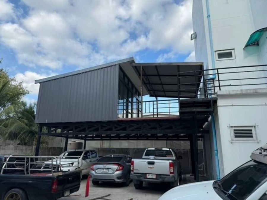 ขายโฮมออฟฟิต 3 ชั้น ใจกลางอมตะนคร ชลบุรี ทำเลดี การเดินทางสะดวก FP-B0100