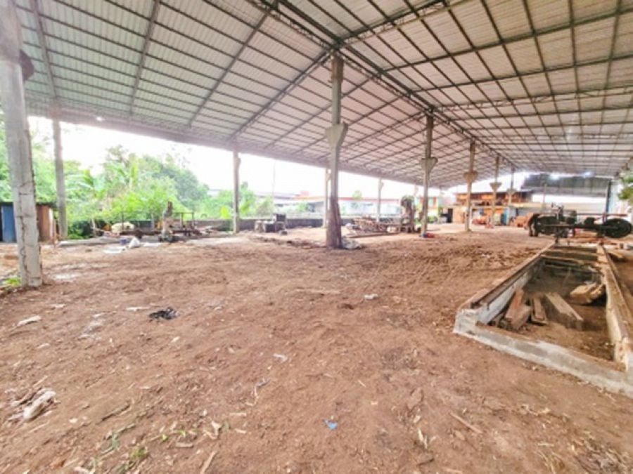 หอนาฬิกาเดชอุดม 1.6 กม. ติดถนนใหญ่ โรงงาน โรงเลื่อยไม้  เขื่อนยาง 2,010ตร.ม. 505ตร.วา. PTT Station  มีออฟฟิศ  2นอน