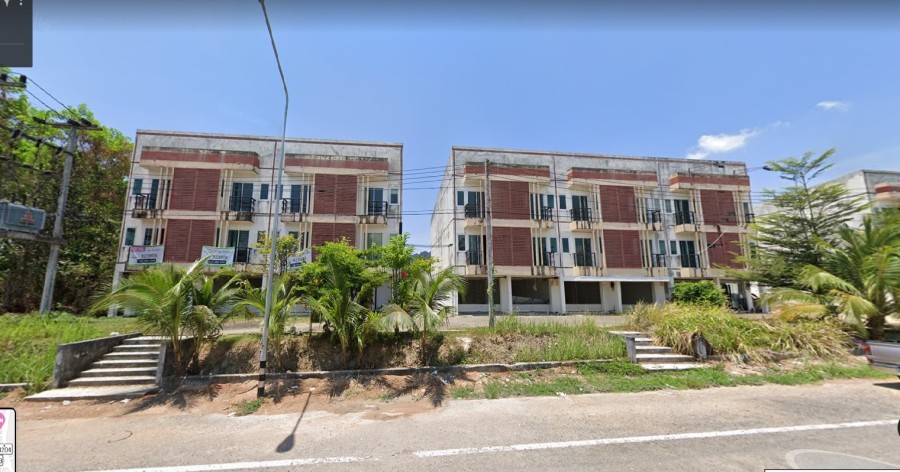 Sell 3-Storey Shophouse  for 2 units Holme Place Project close to main street   , on Nopparat at Ao Nam mao triangle