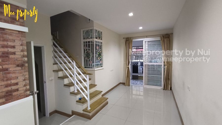 ขาย/เช่า ทาวน์โฮม 2 ชั้น หมู่บ้านโกลเด้นทาวน์3(สุขสวัสดิ์-พุทธบูชา)แปลงมุม ขนาด 16.7 ตร.ว.พทใช้สอย 96 ตร.ม. ต่อเติมครัวเรียบร้อย  ME-177