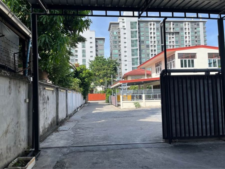 ให้เช่า ไนท์บาซาร์ รัชดาภิเษก 400ม.ทำเลดี ติดถนน AIR BNB อาคารพาณิชย์ 3 ชั้น 2 คูหา 2-4นอน  MRT ลาดพร้าว 400ม.  MRT รัชดาภิเษก 600ม.