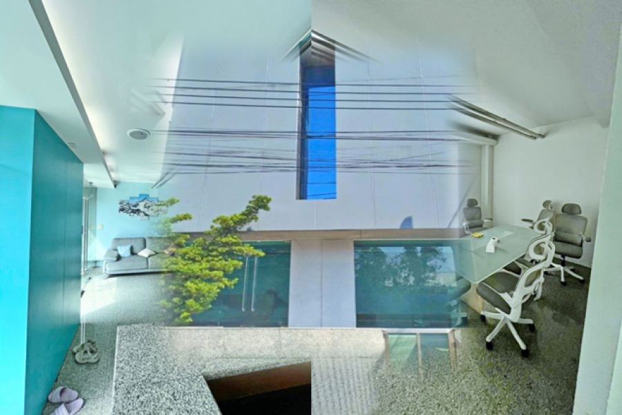 อาคารสำนักงาน 3 ชั้น 2 น้ำ อ่อนนุช 84-90 5นอน 6จอดรถ  มีห้อง pantry มีห้องประชุม 50ตร.วา.250 ตร.ม.5 แอร์  รร.นานาชาติชาร์เตอร์ 1.5 กม.