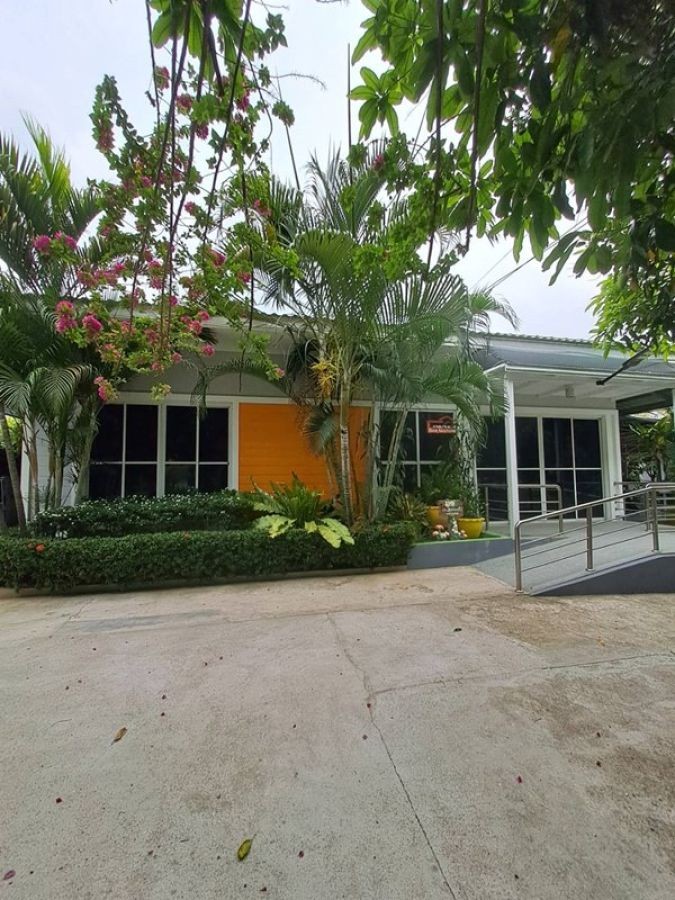 ขายบ้านเดี่ยว 1 ชั้น หมู่บ้านหนองสรวง อ.ศรีประจันต์ สุพรรณบุรี ใกล้โรงเรียน โรงพยาบาล ตลาด โทร 0869220218