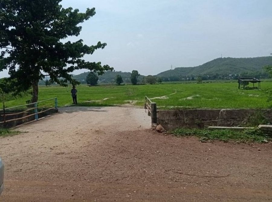 ขายที่ดินเปล่า10ไร่ 4ลบ. ฟรีโอน ติดเหมืองคลองน้ำทา วิวเขา วิวรถไฟผ่าน ใกล้วัดทาศาลา ต.ทาสบเส้า อ.แม่ทา ลำพูน