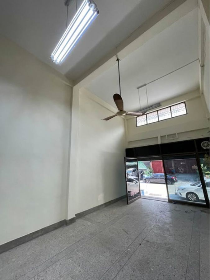 สารสาสน์เซนต์ปีเตอร์ 3.5 กม ให้เช่า อาคารพาณิชย์ 4ชั้นครึ่ง 3นอน .ตลาดสำเพ็ง2 1.2 กม.แม็กซ์แวลู บางบอน 1.2 กม.ใหม่ 3น้ำ 18ตร.วา.275 ตร.ม