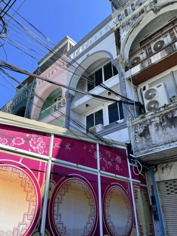 ตลาดโต้รุ่ง 49 เมตร ติดๆ โฮมโปร ระยอง  market village เช่าหรือขาย ร้านอาหาร อาคารพาณิชย์ ถนนสุขุมวิทเข้าซอย49 เมตร 2.9 ล้านบาท หาดแสงจันทร์