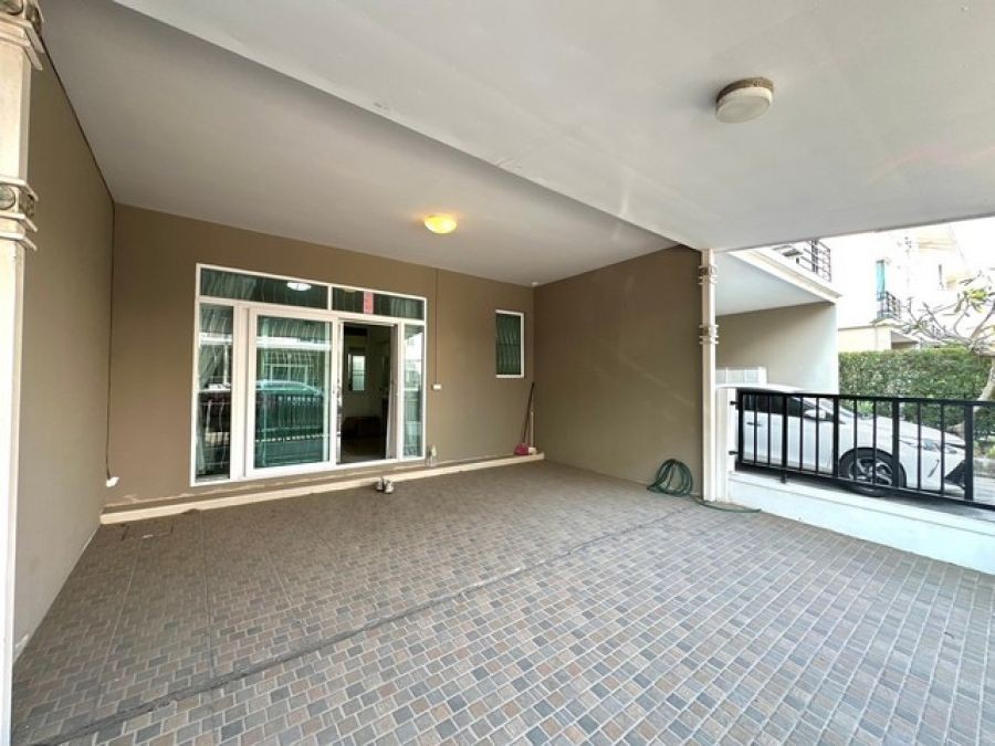 ทาวน์โฮม 2 ชั้น Casa City ดอนเมือง 4 นอน 3 น้ำ 21.2 ตร.วา ใกล้สนามบินดอนเมือง แอร์ครบ พร้อมเฟอร์