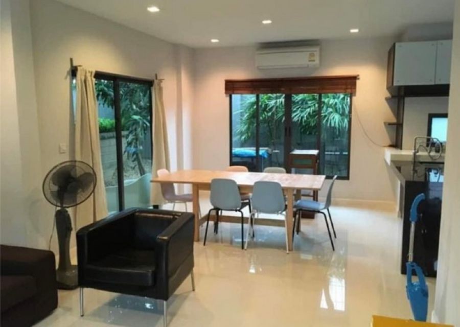 P72 ให้เช่า บ้านเดี่ยว เศรษฐสิริ ศรีนครินทร์ – พระราม 9 Setthasiri Srinakarin-Rama9 ซอยกรุงเทพกรีฑา 7 หรือรามคำแหง 60 เดินทางสะดวก