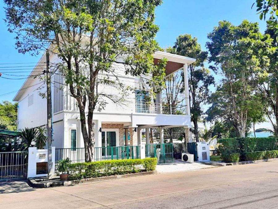 คฤหาสน์หรู MRT คลองบางไผ่ 2.2 กม.ให้เช่า วัดลาดปลาดุก 100ม. พร้อมอยู่ 2 ชั้น 5นอน 4น้ำ 6แอร์ 224ตรม. ทะเลสาป รร. บางบัวทอง 0.9 กม.