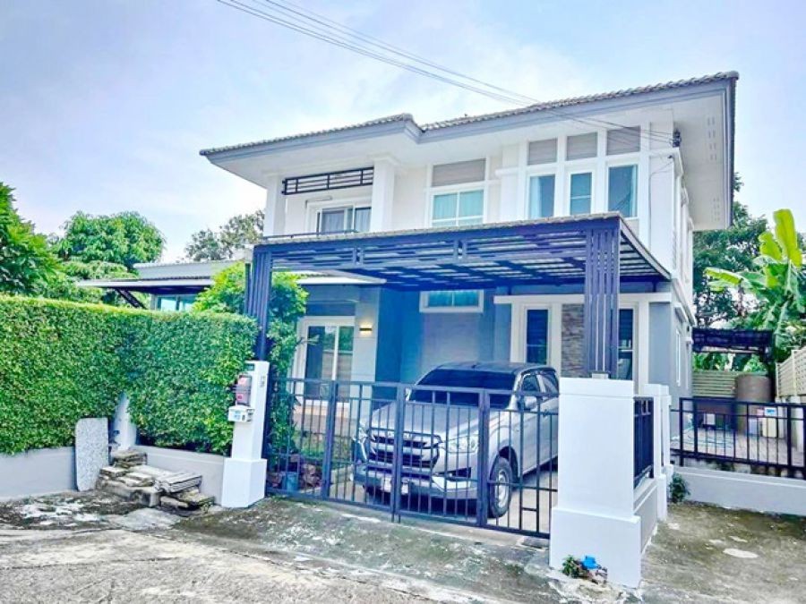 ม.พระจอมเกล้าธนบุรี 3.5 กม ตลาดประชาอุทิศ 90 1.8 กม. บ้านเดี่ยว 2ชั้น 4นอน 2 น้ำ บ้านทาสีใหม่ บิวท์อินครัว  เครื่องใช้ไฟฟ้า  65ตร.ว.