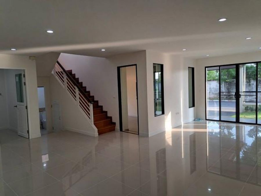 ขายบ้านเดี่ยว2ชั้น74.4 ตร.ว.ย่านราม2ประเวศ หมู่บ้านเลควิวพาร์ควงแหวนบางนา-ราม2 บ้านรีโนเวทใหม่ หลังมุม