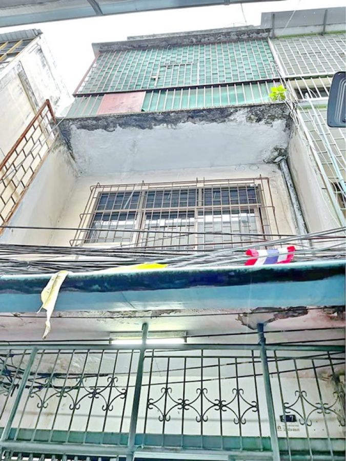 ให้เช่าตึกแถวย่านสำเพ็ง 4.5 ชั้น ไชน่าทาวน์ เยาวราช 300 ม. 2 น้ำ สามารถทำเป็นโกดัง ร้านค้า คาเฟ่  โฮสเทลได้ เช่า