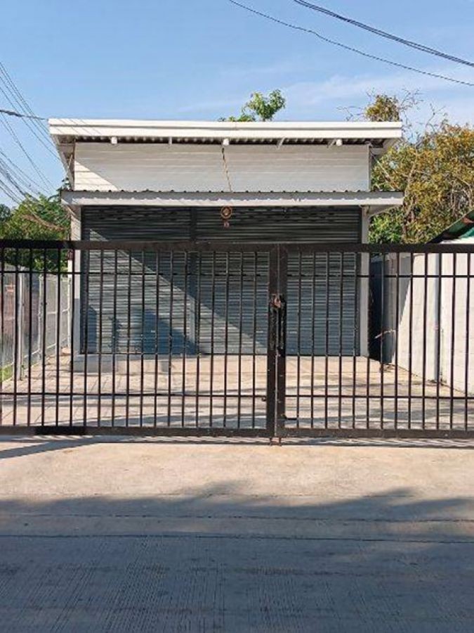 บ้านเดี่ยวชั้นเดียว 1 นอน ซ.เพชรเกษม 99-114  รร. เลิศหล้า 1.5 กม. บิ๊กซี เพชรเกษม 2 (เอ็กซ์ตร้า) 2.5กม. 1 น้ำ เหมาะทำร้านเสริมสวย