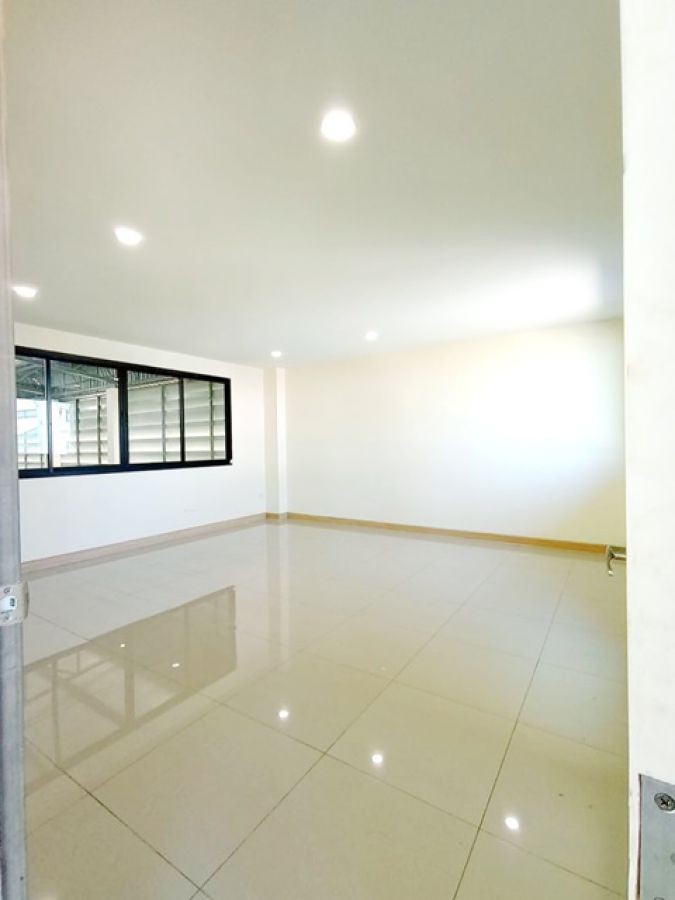 ตลาดนัดกระทุ่มแบน 1.0 กม. ให้เช่า ขายโกดังสุดท้าย โกดังสวย ทำเลดี ถนนกว้างขวาง 125 ตร.วา. 500 ตร.ม ตลาดนัดวัดหงอนไก่ 1.0 กม.