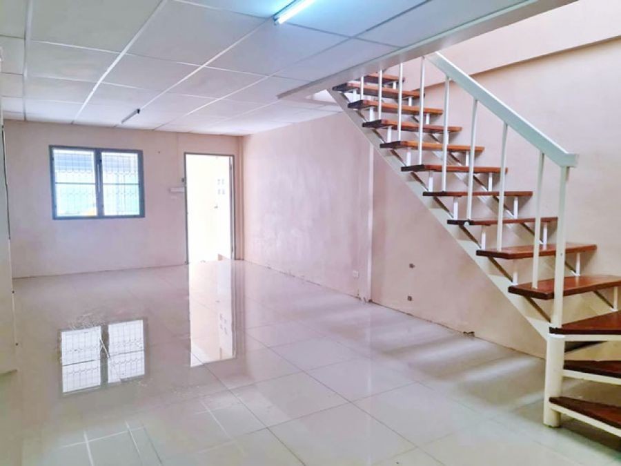 รร.คลองลำเจียก 500 ม. ให้เช่า  ทาวน์เฮาส์ 2 ชั้นหลังมุม 2 นอน  20 ตร.วา.160 ตร.ม.รพ.นวเวช 0.9 กม. 2 น้ำ