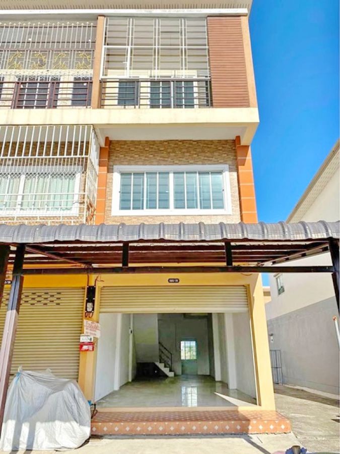 โลตัส แพรกษา-สมุทรปราการ 800 ม.อาคารพาณิชย์ 3 ชั้น หลังมุม 3นอน ตลาดทรัพย์พัฒนา 1.8 กม. 3 น้ำ 25 ตร.วา.300 ตร.ม.  รร.สุขเจริญผล 1.2กม.