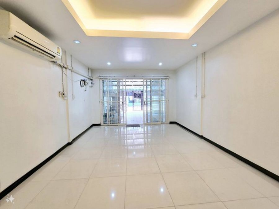 ทาวน์โฮม ขายทาวน์เฮ้าส์ ถนนประชาราษฎร์ สาย 1 ซอย 10 (ซ.อาทรอุปถัมภ์) แขวงบางซื่อ เขตบางซื่อ กรุงเทพ ใหญ่ขนาด 18 ตาราง-วา 3600000 - ใกล้กับ - ทำเลทอง