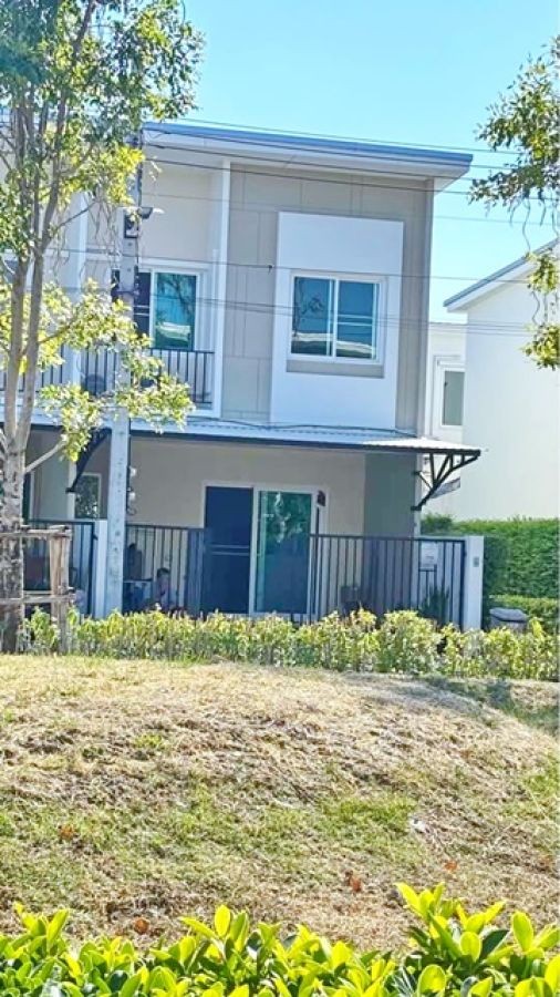 ศรีนครินทร์-เทพารักษ์ ตลาด อิ่มเจริญ เทพารักษ์ 1.1 กม.ทาวน์เฮ้าส์ 2 ชั้น หลังมุม 4 นอน 3 น้ำ 24 ตร.วา.192 ตร.ม..3 แอร์ ฟิตเนส สระว่ายน้ำ