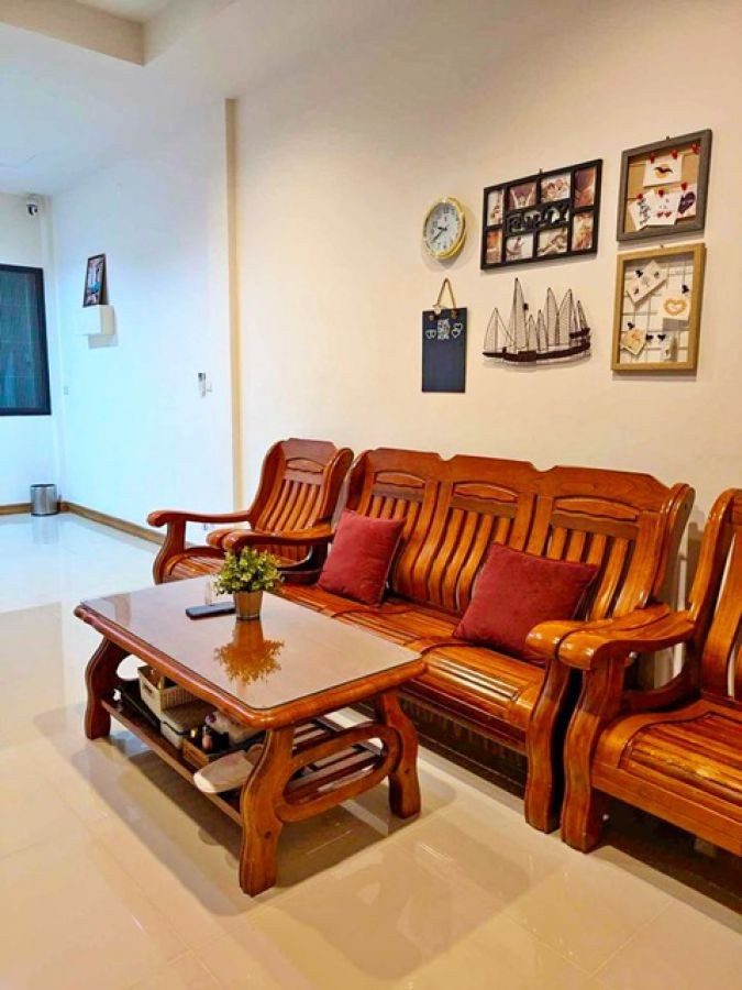 อิมพีเรียลเวิลด์ 1กม.เฟอร์ครบ ทาวน์เฮาส์ 2 ชั้น 2 น้ำ BTSสำโรง 1.2 กม. 4นอน รร.ไทยซิกข์นานาชาติ 0.9 กม. 24 ตร.วา.195 ตร.ม. 2 แอร์