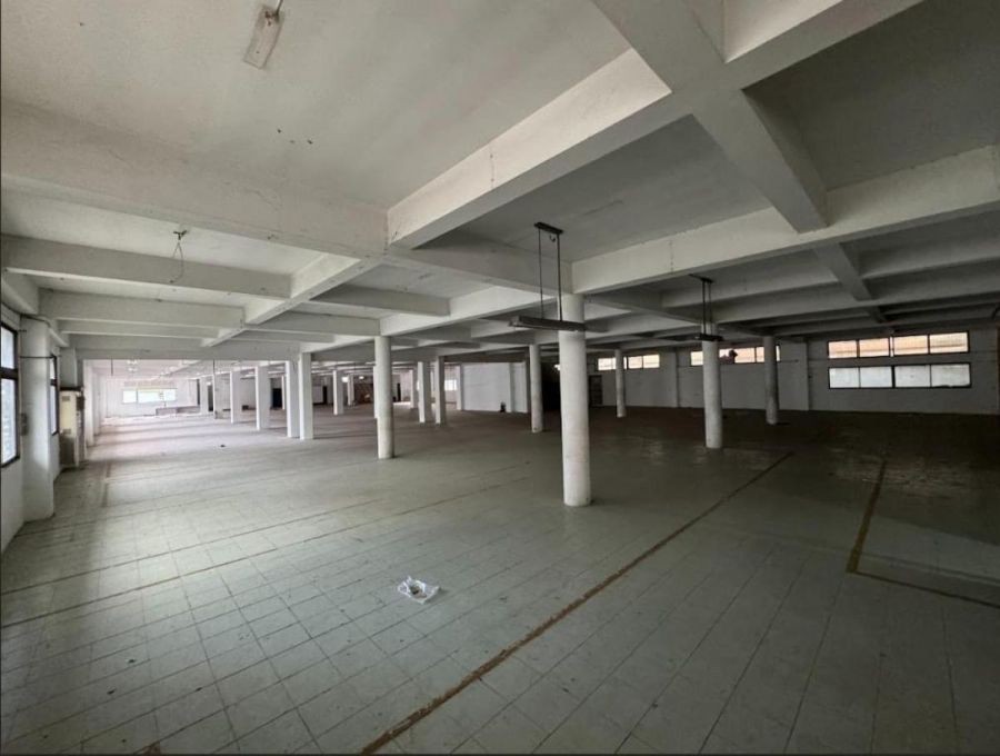 ให้เช่าตึกอาคาร 5 ชั้น /โกดังเนื้อที่ 711 ตร.ว พื้นที่ใช้สอย 7,200 ตร.ม พร้อมระบบ น้ำ ไฟฟ้า ถนนสุขุมวิท 107 ซอยแบริ่ง ราคาเช่า 280,000 บ/ด