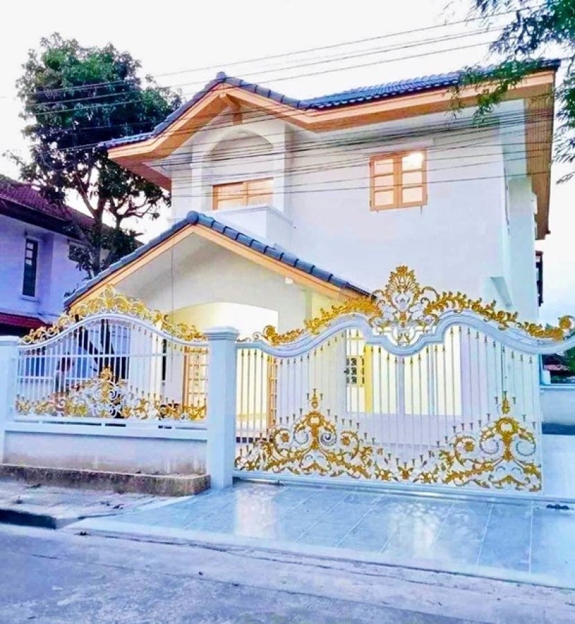 ฟลอร่าวิลล์พาร์คซิตี้ สุวินทวงศ์ 38 ฉลองกรุง  คฤหาสน์ บ้านเดี่ยว 2 ชั้น ใหม่ สวยหรู  ม.มหานคร 2.9 กม.  3นอน