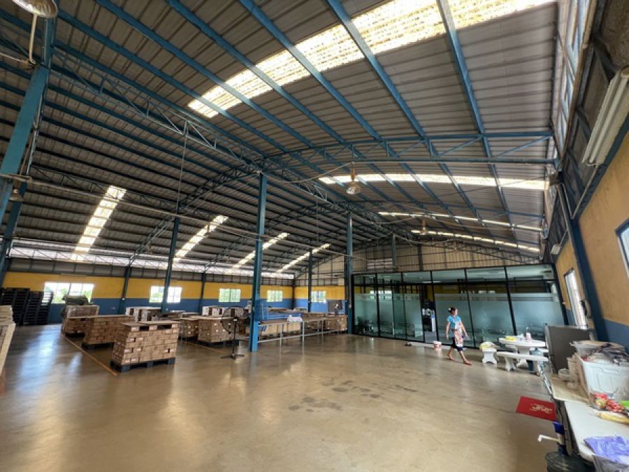 ขายอาคารโกดัง/คลังสินค้าเนื้อที่ 346ตร.ว พื้นที่ใช้สอย2ชั้น 2,380ตร.ม.มีลิฟท์ขนของขนด 1.5ตัน ถ.เพชรเกษม หนองเขม ราคาขาย 25 ล้านบาท