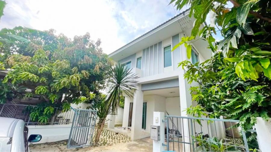 รร.วัดไพร่ฟ้า 1.3 กม.จัดเต็มเฟอร์  3 นอน ถูกที่สุดในโลก โลตัส วัดไพร่ฟ้า 2.7 กม. ให้เช่า บ้านเดี่ยว 2 ชั้น หลังมุม  2 น้ำ 235ตร.ม. 65ตร.วา.