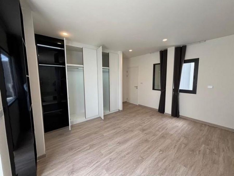 P217 ให้ เช่า ขาย บ้านแฝด 3.5 ชั้น บ้านใหม่ อาคิน วิภาวดี 84 ใกล้สนามบินดอนเมือง มหาวิทยาลัย-รังสิต เฟอร์นิเจอร์ครบ พร้อมพักอาศัย