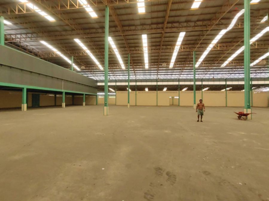 ขายอาคารโรงงาน/โกดังเนื้อที่ 7-1-81 ไร่ พื้นที่ใช้สอย 3,750 ตร.ม มีบ้านพักคนงาน 45 ห้อง ถนน พระราม 2 บางกะดี๋  ราคาขาย 120 ล้านบาท