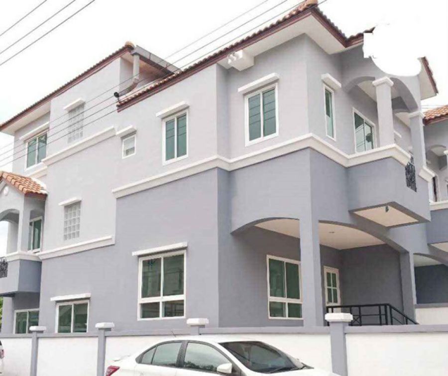 รร.สาธิตพัฒนา 2.2 กม ถูกที่สุดในโลก ทาวน์เฮาส์ 2 ชั้น หลังมุม 2-3นอน 2 น้ำ  29 ตรว. 220 ตรม ตลาดน้ำพระยาสุเรนทร์ 0.4 กม.