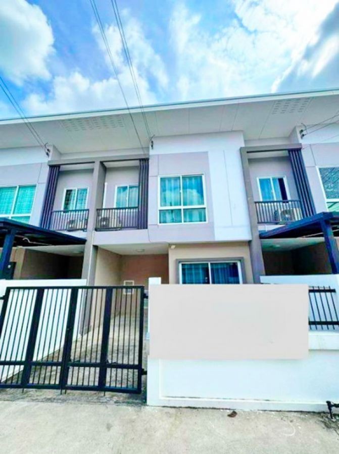 ปล่อยเช่าบ้าน  บ้านห้วยกะปิ บางแสน 700ม. 2ชั้น 3นอน 2น้ำ 3 แอร์ 125ตรม. อ่างศิลา1กม.  รพ. เอกชล 2 1.5 กม  32 ตรว. 125 ตรม.