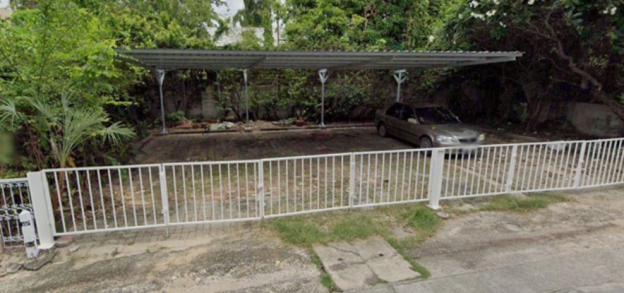 มีห้อง pantry อาคารสำนักงาน 3 ชั้น อ่อนนุช 84-90 5นอน 6จอดรถ  2 น้ำ มีห้องประชุม 40ตร.วา.252 ตร.ม.5 แอร์  รร.นานาชาติชาร์เตอร์ 1.5 กม.