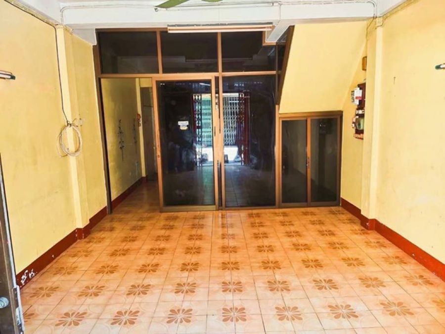 ตลาดโกวบ๊อ300ม.Iconsiam 3.6กม. BTS ตลาดพลู 1.2 กม.จอดรถได้ 1คัน บิ๊กซี ดาวคะนอง 600ม. เช่า- ขายอาคารพาณิชย์ 3 ชั้น 3 นอน 1 น้ำ