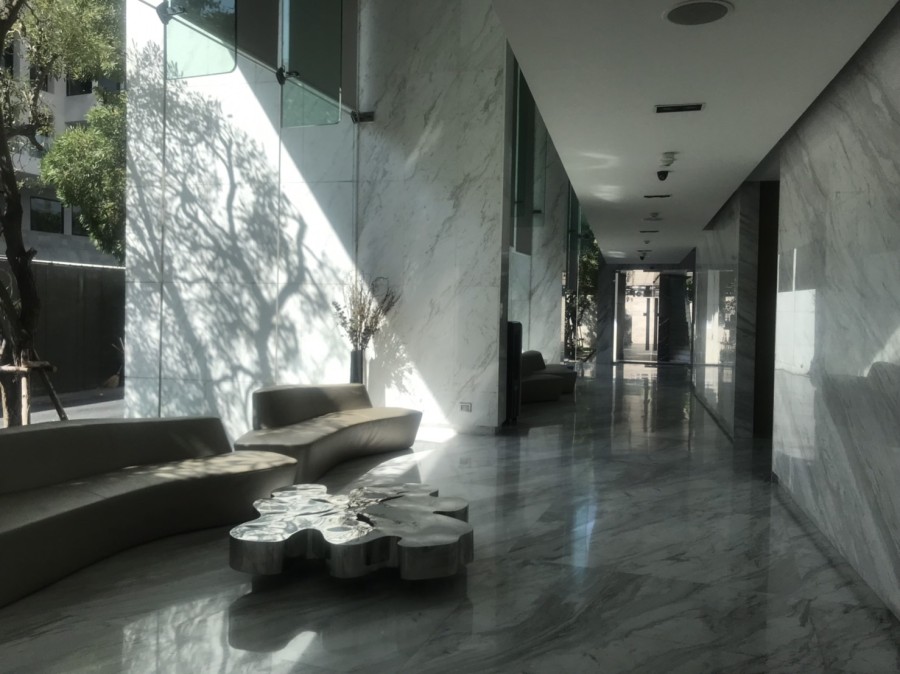 ขายคอนโด HQ ทองหล่อ ใกล้ BTS ทองหล่อ 1ห้องนอน 1 ห้องน้ำ