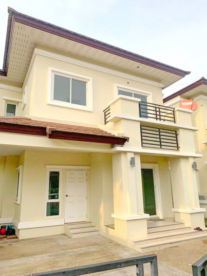 สุรินทร์ 1.7 กม.ทาวน์เฮาส์ 2 ชั้น 3 นอน โลตัส  รพ.สุรินทร์รวมแพทย์ 1.8 กม.3น้ำ 47 ตร.วา.200 ตร.ม.1 แอร์ ตลาดไนท์บาร์ซ่า 2 กม.