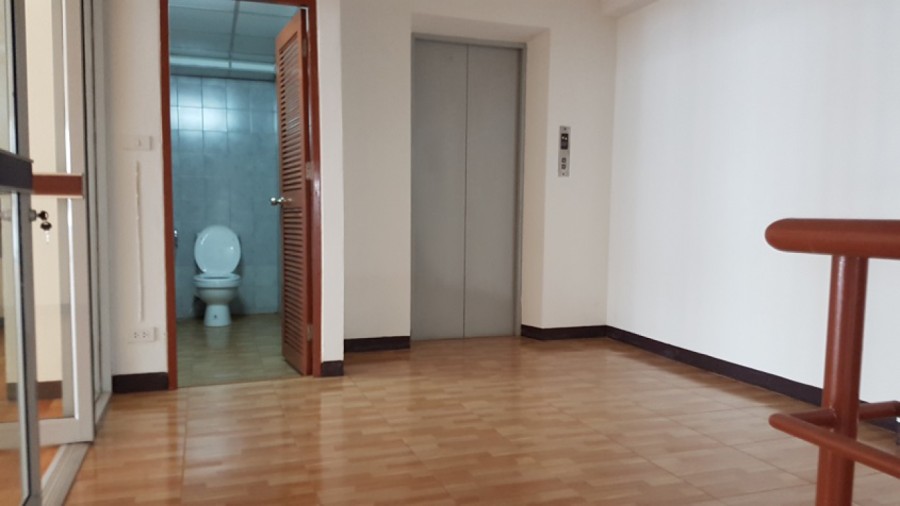 ขายอาคารสำนักงาน 6 ชั้น รามคำแหง 81/1 ขายอาคารสำนักงาน 6 ชั้น บนถนนรามคำแหงซอย81/1 