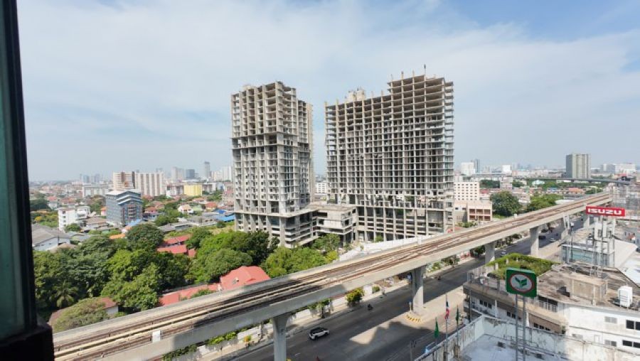 ไนท์บริดจ์ ดูเพล็กซ์ ติวานนท์ คอนโดสุดหรูใจกลางเมือง  ในราคาเล็กนิดเดียว ใกล้สถานีรถไฟฟ้าสายสีม่วง เดินทางเข้าออกสะดวก