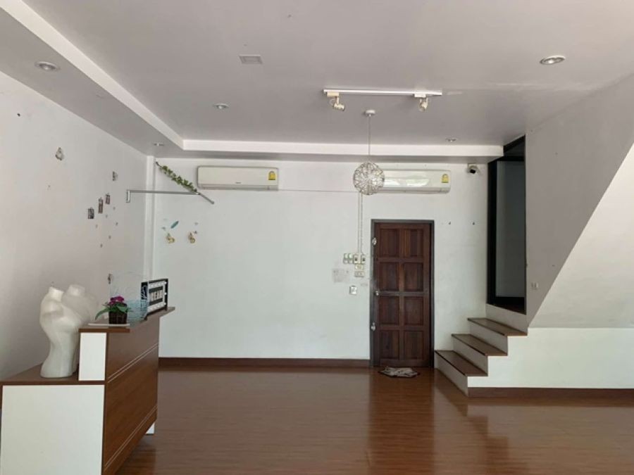 ติดแม่น้ำปิง ให้เช่าอาคารพาณิชย์ 2 ชั้น ตลาดสดสุขาภิบาลคลองขลุง 600 ม.2 นอน 2 น้ำ 28ตร.วา.218 ตร.ม. เครื่องทำน้ำอุ่น พหลโยธิน