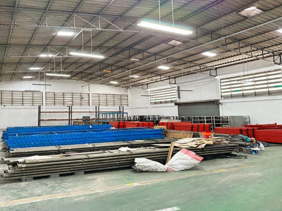 ติดถนน ถูกที่สุดในโลก ตลาดมีสุข 1.5 กม.สุขสวัสดิ์76-80  รร.บ้านบางจาก 1.3 กม.ให้เช่า โกดัง 402 ตร.วา.1,605 ตร.ม. BTSช้างเอราวัณ 5.8 กม.