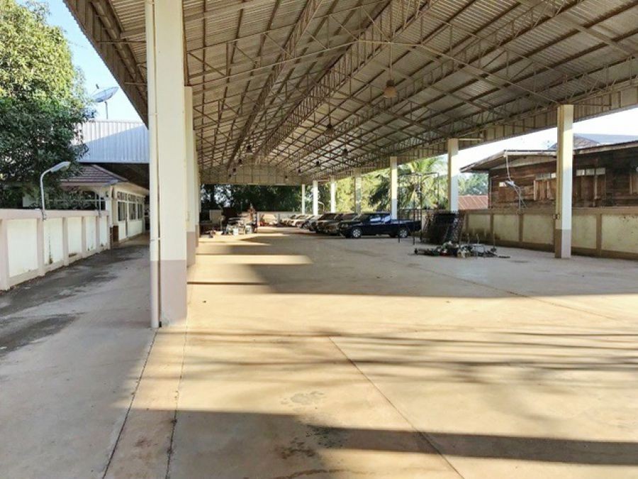 สกลนคร ถูกที่สุดในโลก ออฟฟิศพร้อมสิ่งปลูกสร้าง สว่างแดนดิน ให้เช่าโชว์รูม โลตัส  3งาน 60ตรว. 1,435ตรม. 2นอน 3น้ำ จอดรดได้ ติดถนน 8 เลน