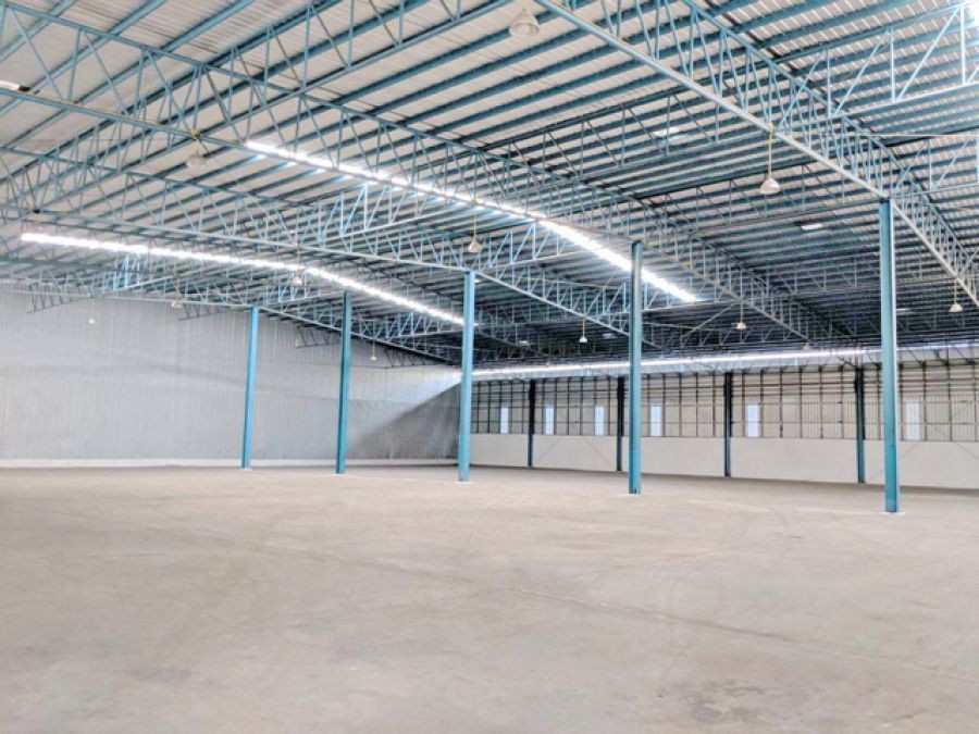 ตลาดชุมพล บางปลา 1.1 กม. เซ็นทรัล มหาชัย7.1กม.ให้เช่าโกดัง โรงงาน 1นอน1น้ำ 1แอร์ 10จอดรถ 400-8,000 ตารางเมตร