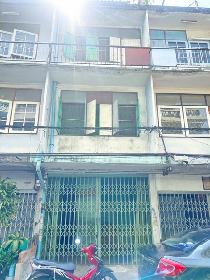 สาทร11 อาคารพาณิชย์ 4ชั้น รร.นานาชาติสาทรใหม่ 800 ม. BTSเซนต์หลุยส์ 1.6 กม. 4นอน4น้ำ 24 ตร.วา.300ตร.ม. ตลาดนางลิ้นจี่  อัสสัมชัญ 1.2 กม.