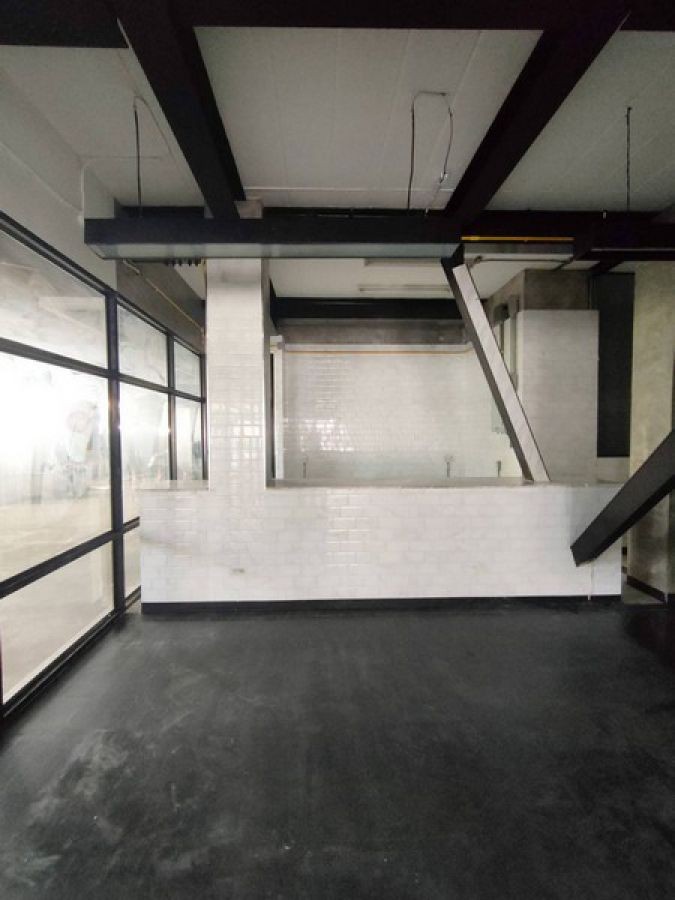 ให้เช่าพื้นที่ชั้น1ย่านเพชรบุรี อโศก ติดถนนใหญ่ 100ตร.ม  เหมาะทำคลีนิค สปา ขนส่ง คาเฟ่ ใกล้MRTเพชรบุรี