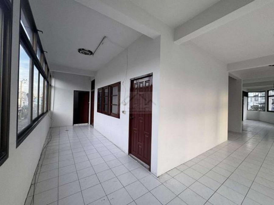 P111 ให้เช่าตึก 3 ชั้น รามอินทรา กม.8 ใกล้รถไฟฟ้าสถานีคู้บอน - สถานีรามอินทรา 83 ใกล้ แฟชั่นไอแลนด์