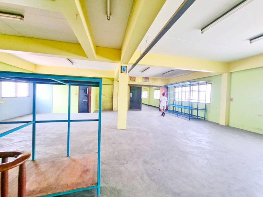 โลตัส สุขุมวิท50 600ม 7คูหา อาคารพาณิชย์ ถูกที่สุดในโลก BTS อ่อนนุช 900ม. มีลิฟท์ 4 ชั้น.ย่านพระโขนง 8นอน 5น้ำ  1,792 ตรม.  280 ตร.วา.