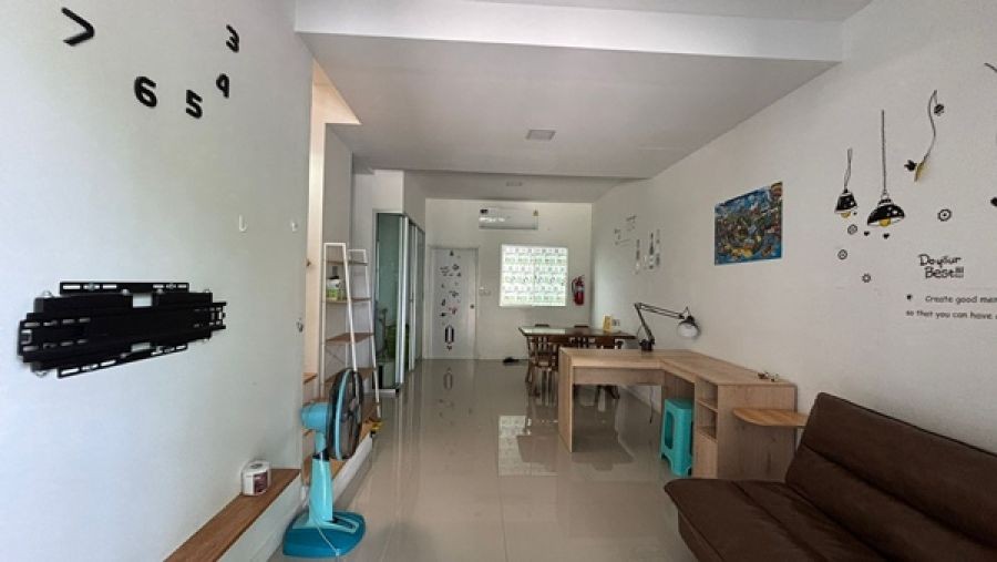 บ้านทาวน์โฮม 2 ชั้น พร้อมอยู่ โครงการ พฤกษาวิลล์ 108 สุขุมวิท-บางพระ ทำเลเยี่ยม ติดสวนหน้าบ้าน สระว่ายน้ำ และฟิตเนส ใจกลางบางพระ โทร 0838266099