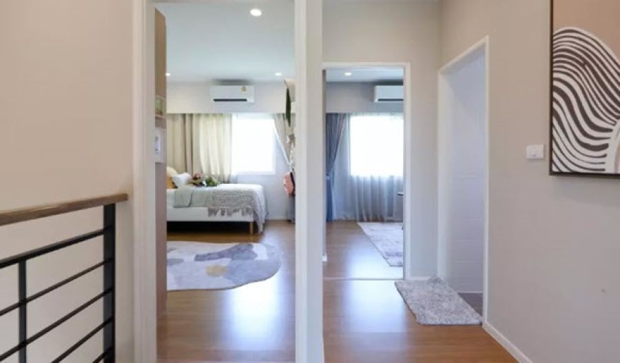 โรบินสัน ฉะเชิงเทรา 700ม. ตลาดทรงชัย 1.4กม. ไทวัสดุ  450ม.ไม่เคยอยู่ ให้เช่าบ้าน 2 ชั้น แปดริ้ว 3 นอน บางปะกง 2 น้ำ3 แอร์ ทุกห้อง