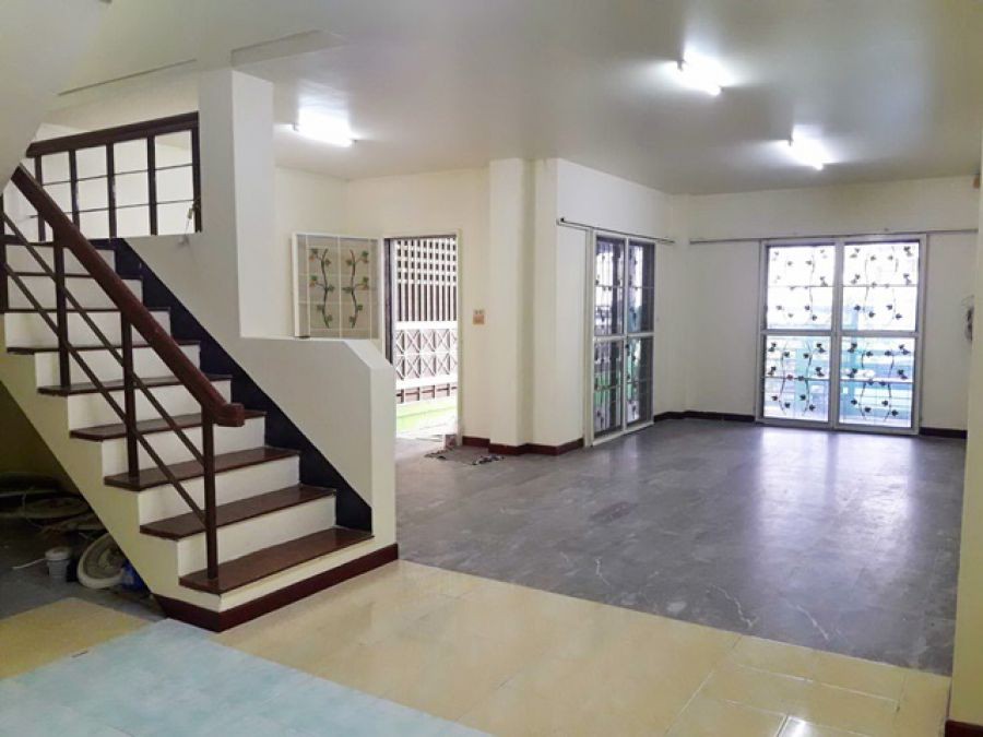 กาญจนาภิเษก 6-12 ใหญ่ที่สุดในโลก MRT หลักสอง 2.1 กม. ให้เช่า ทาวน์เฮาส์ 3ชั้น ถ.กัลปพฤกษ์ 4 นอน ใหม่ทั้งหลัง 3 น้ำ 34 ตร.วา.390 ตร.ม.